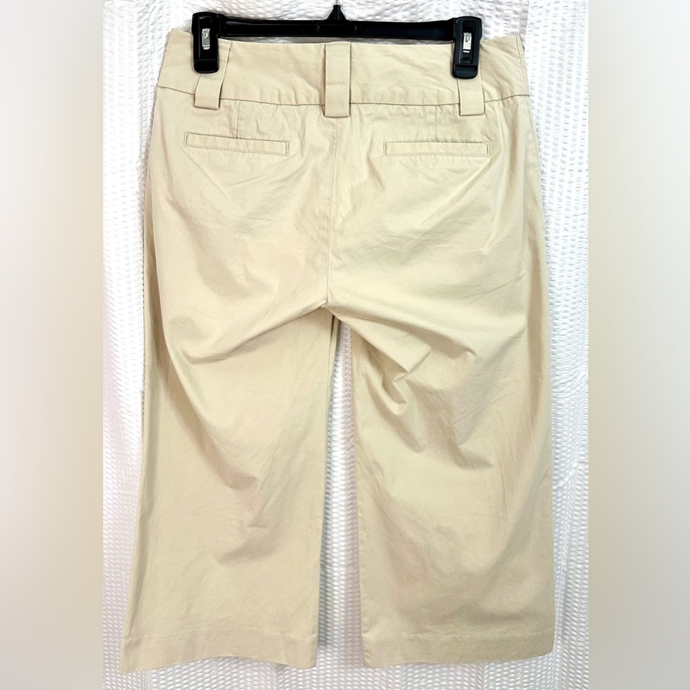 Banana Republic Cream Cotton Capri - Picture 2 of 4